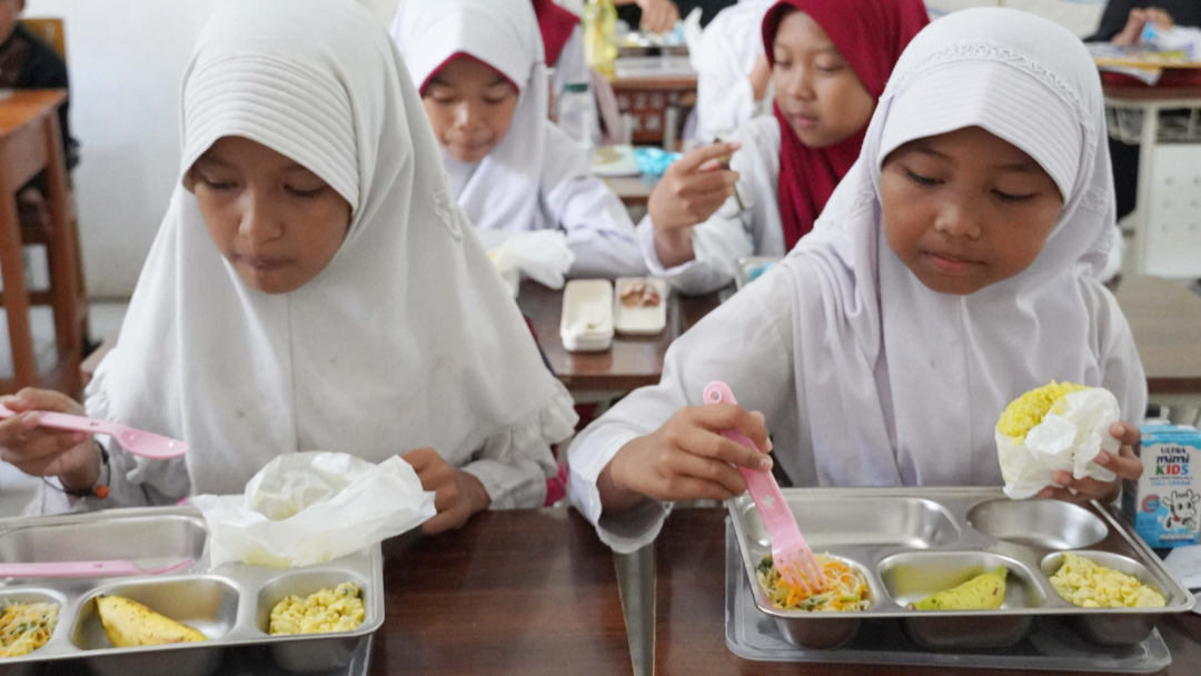 Klarifikasi BGN Provinsi Riau Terkait Viral Menu MBG Berupa Bahan Mentah di Tangerang Selatan